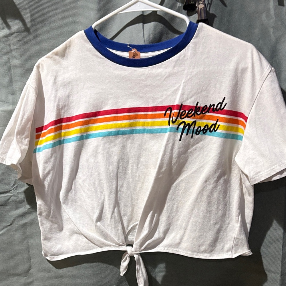 16c#  Freeze, Weekend Mood Graphic crop Tee. NWOT Girl juniors M 7-8